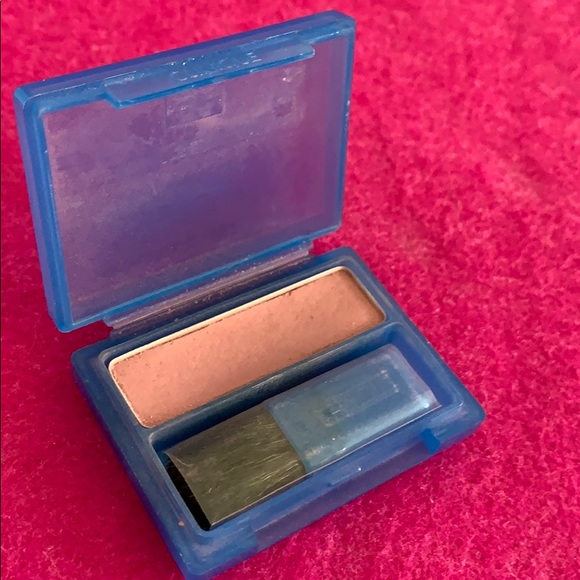 Clinique Soft Pressed Powder Blusher🥳🛍Host Pick 🛍🥳 - Picture 1 of 2